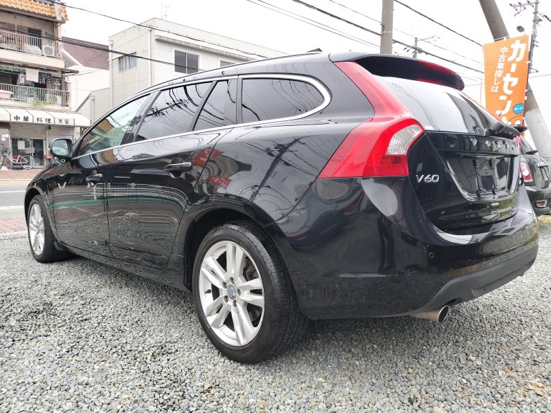
ボルボV60 T6 AWD 4WD 2013年モデル full									