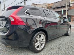 
ボルボV60 T6 AWD 4WD 2013年モデル full									