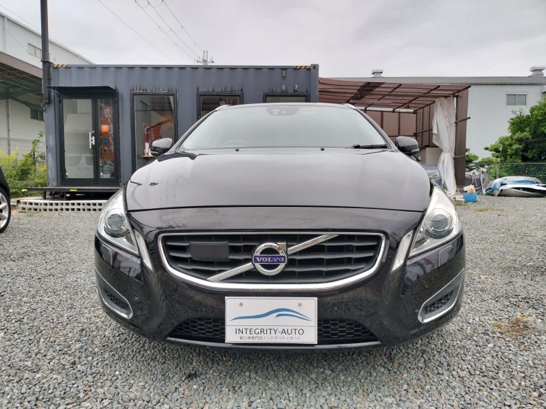 
ボルボV60 T6 AWD 4WD 2013年モデル full									