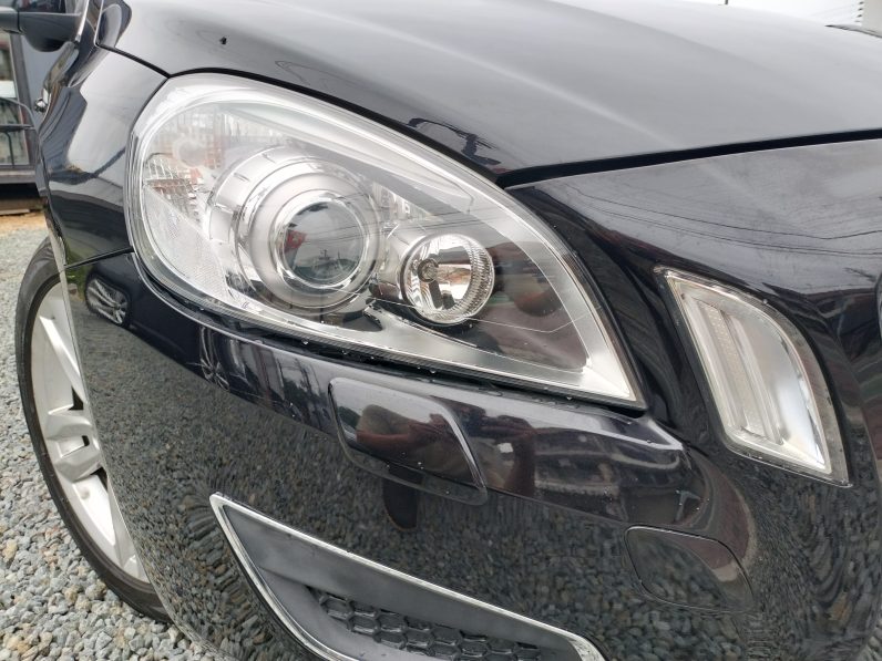
ボルボV60 T6 AWD 4WD 2013年モデル full									