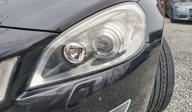 
ボルボV60 T6 AWD 4WD 2013年モデル full									