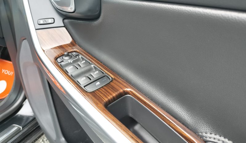 
ボルボV60 T6 AWD 4WD 2013年モデル full									