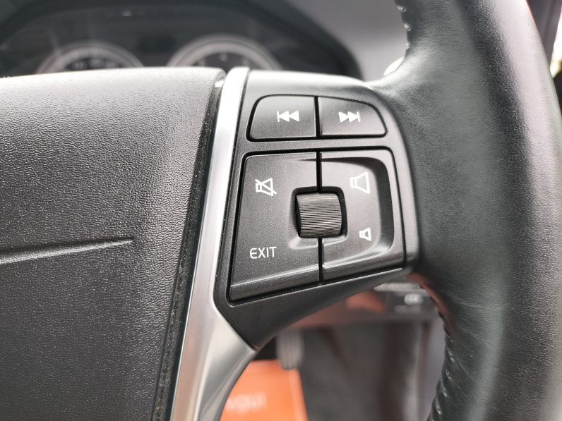 
ボルボV60 T6 AWD 4WD 2013年モデル full									