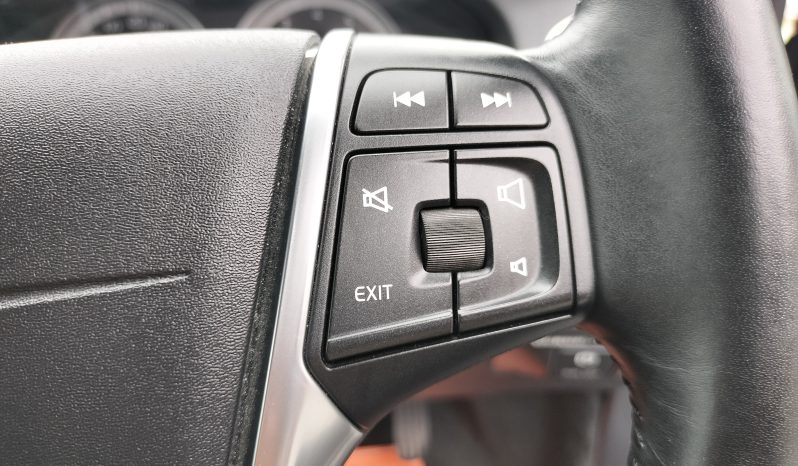 
ボルボV60 T6 AWD 4WD 2013年モデル full									