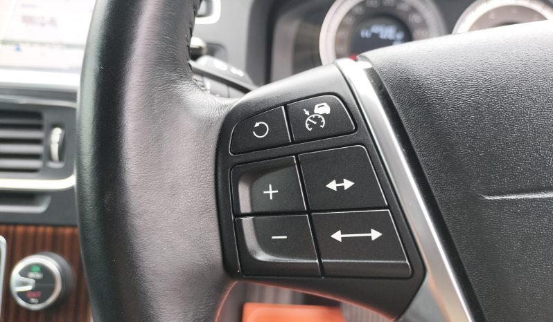 
ボルボV60 T6 AWD 4WD 2013年モデル full									