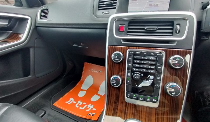 
ボルボV60 T6 AWD 4WD 2013年モデル full									