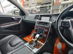 
ボルボV60 T6 AWD 4WD 2013年モデル full									