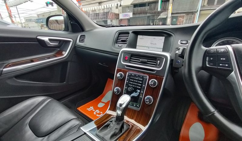 
ボルボV60 T6 AWD 4WD 2013年モデル full									