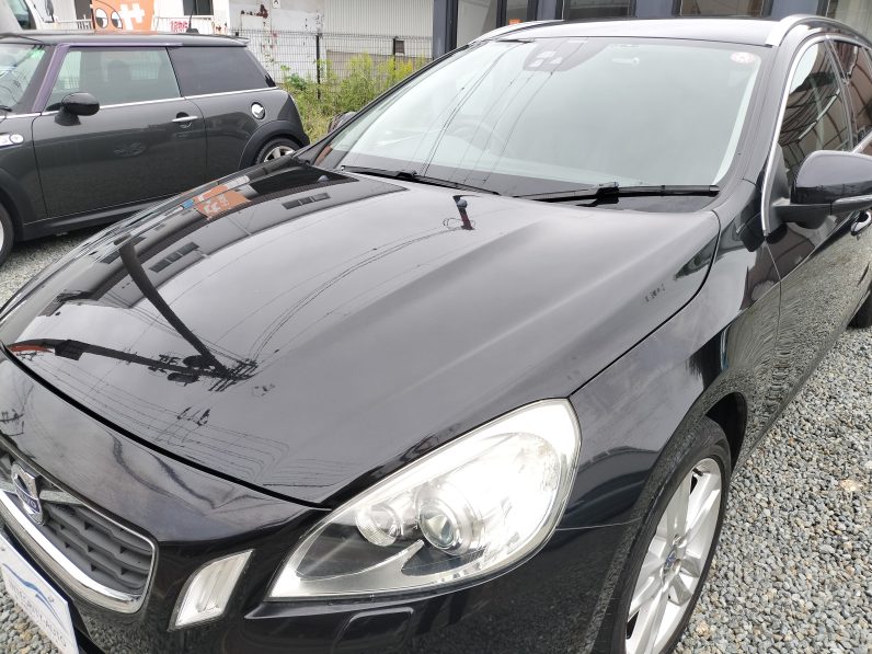 
ボルボV60 T6 AWD 4WD 2013年モデル full									