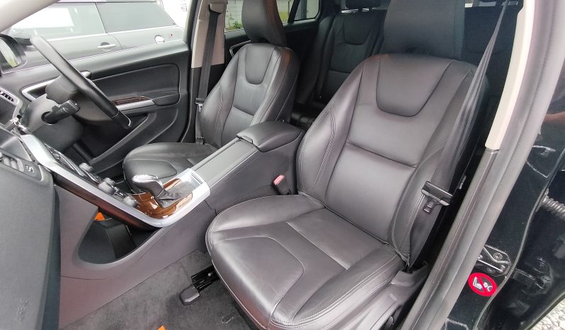 
ボルボV60 T6 AWD 4WD 2013年モデル full									