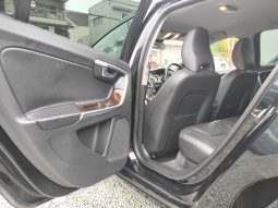 
ボルボV60 T6 AWD 4WD 2013年モデル full									