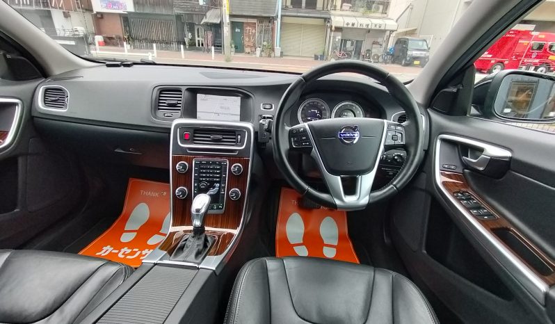 
ボルボV60 T6 AWD 4WD 2013年モデル full									