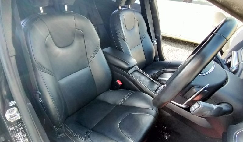 
ボルボ V40-T3-SE full									